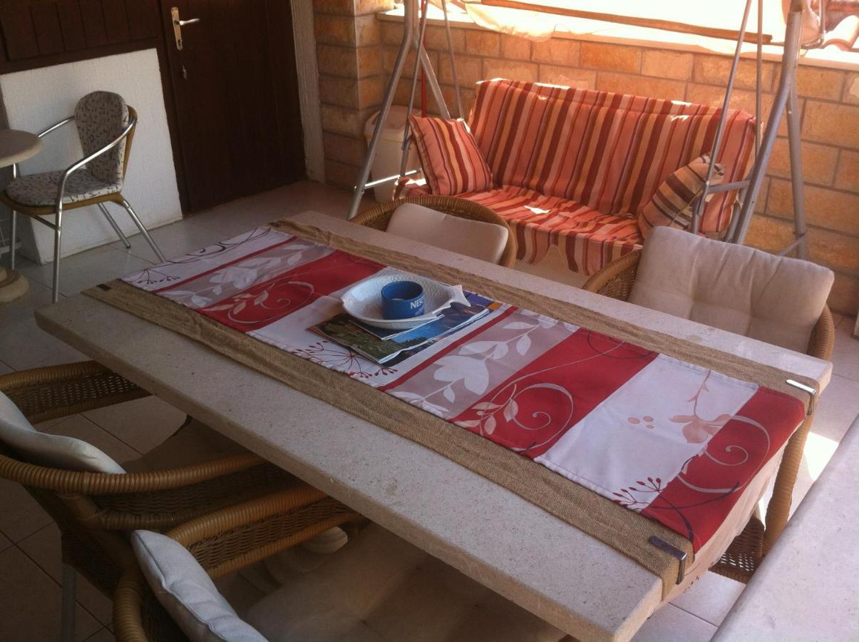 Vila Dora Supetar Apartment Bagian luar foto