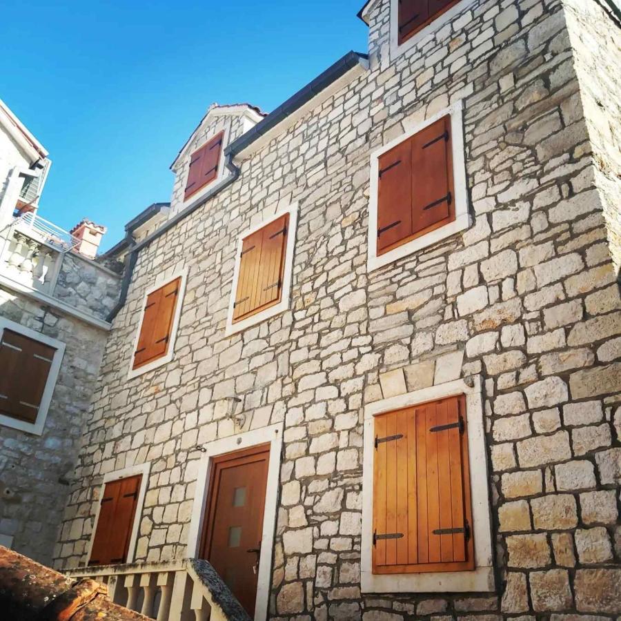 Vila Dora Supetar Apartment Bagian luar foto