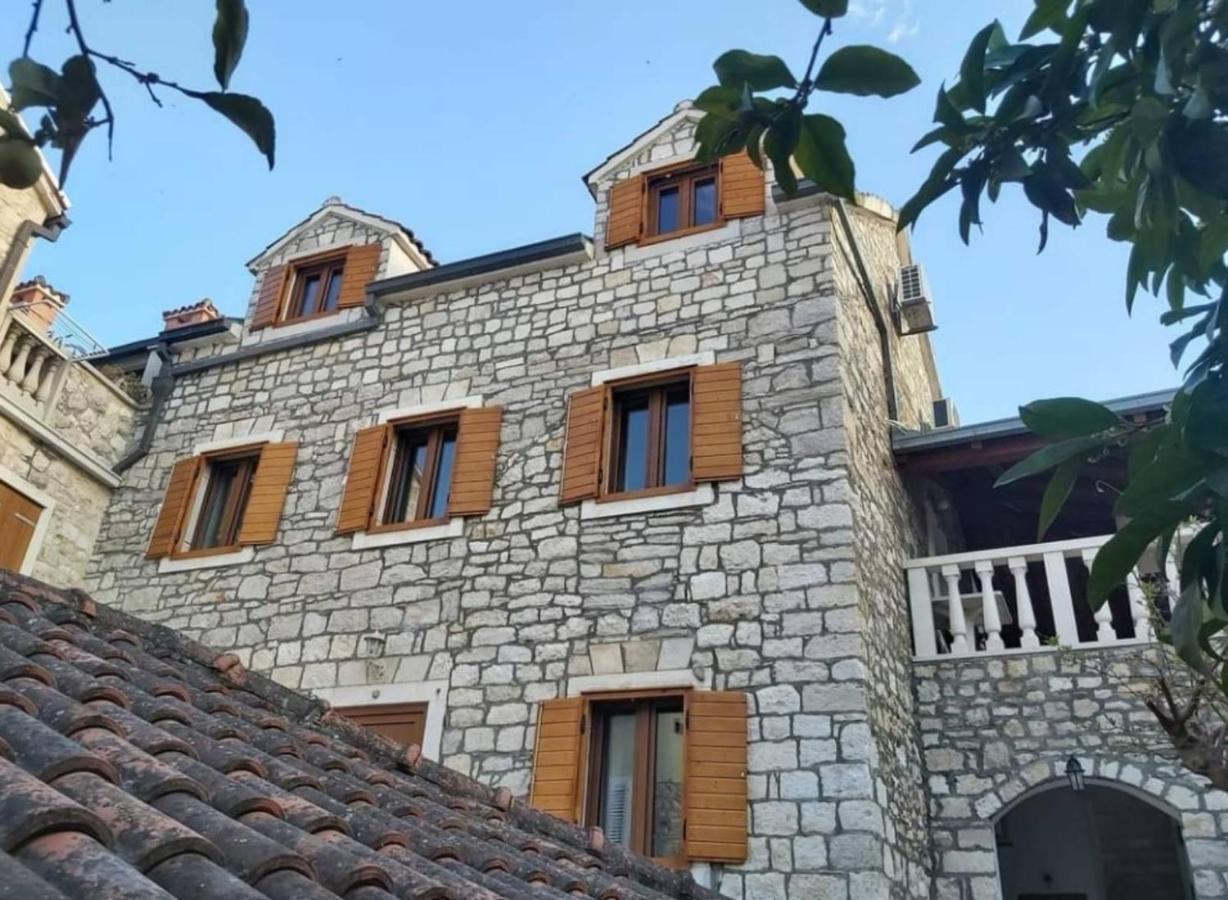Vila Dora Supetar Apartment Bagian luar foto